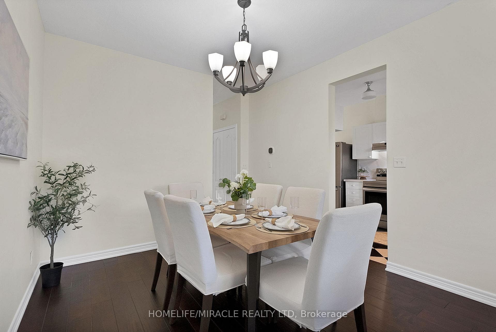 1403 Treeland Street photo 19