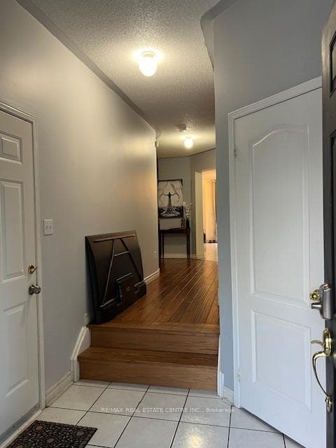 1063 Laurier Avenue photo 5