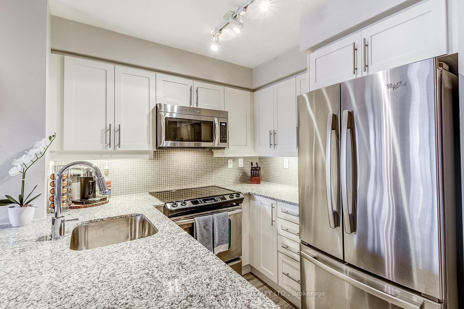 125 Western Battery Road Unit 316 photo 10