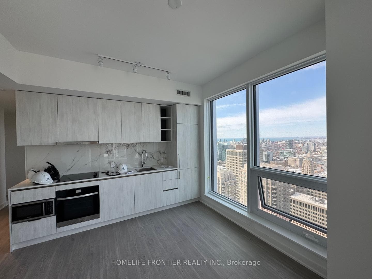 8 Wellesley Street Unit 4603 photo 4