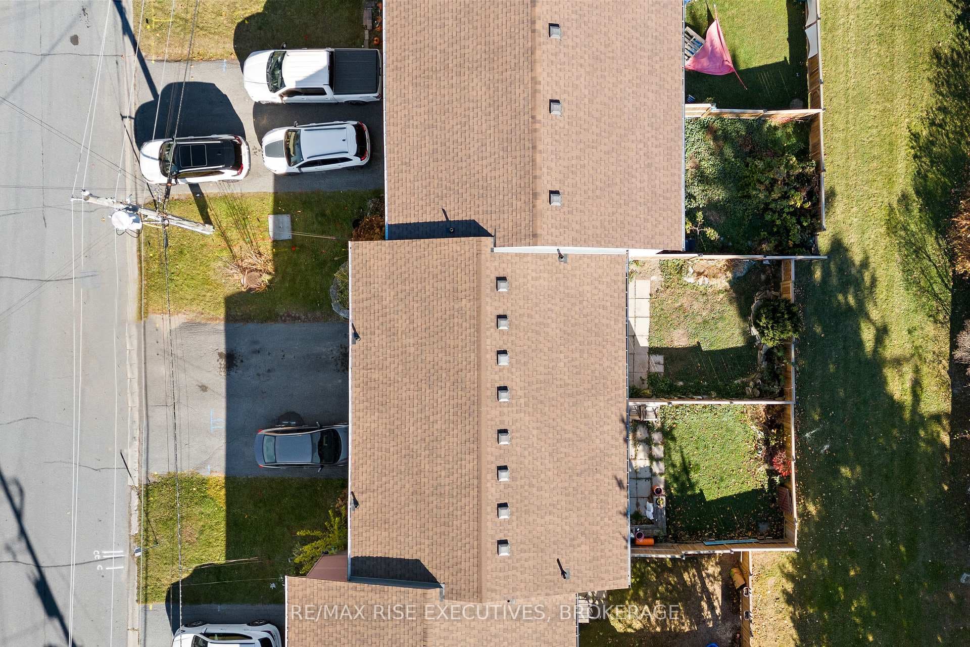 995 Amberdale Crescent photo 37