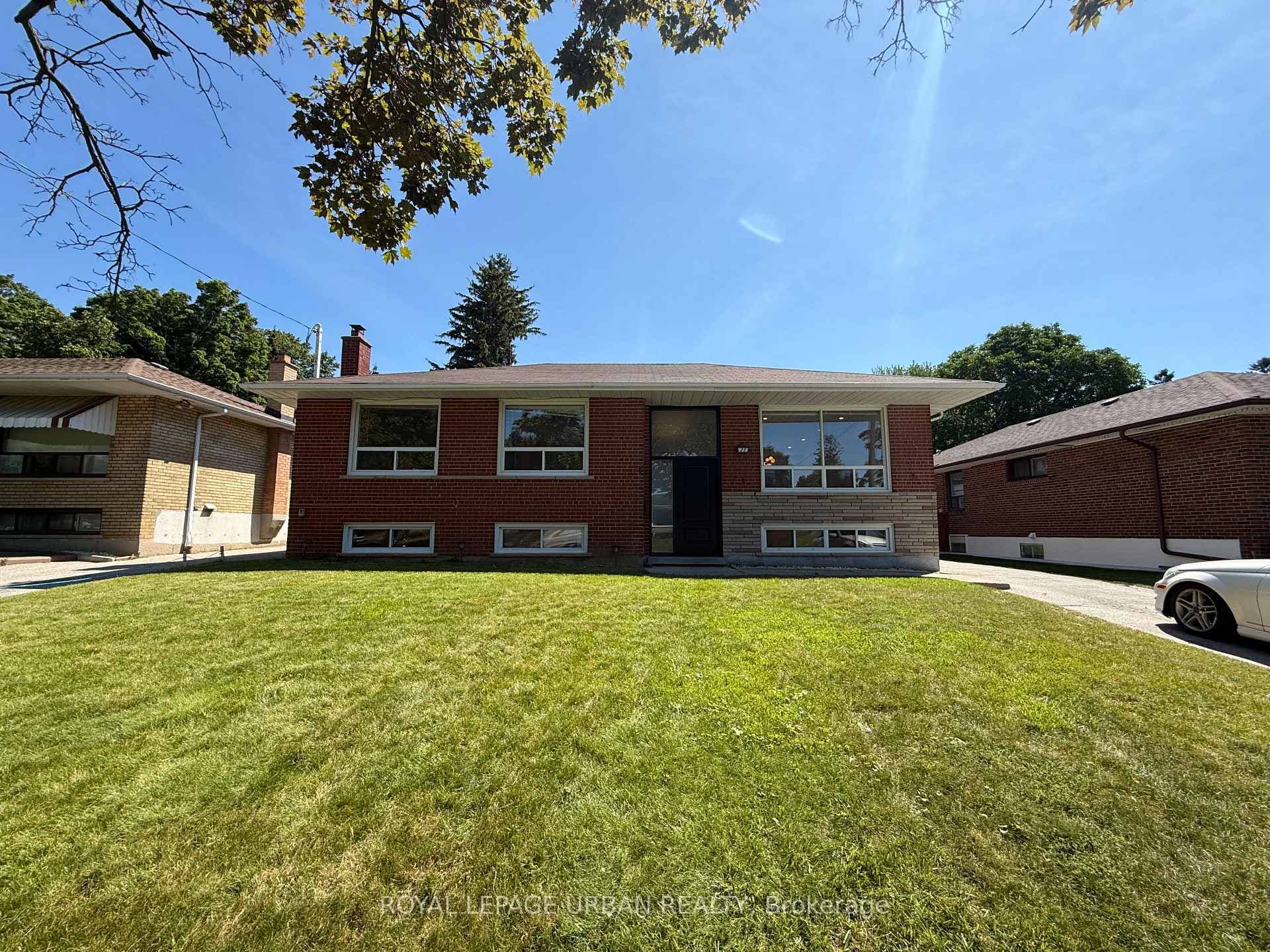 21 Chopin Avenue photo 1
