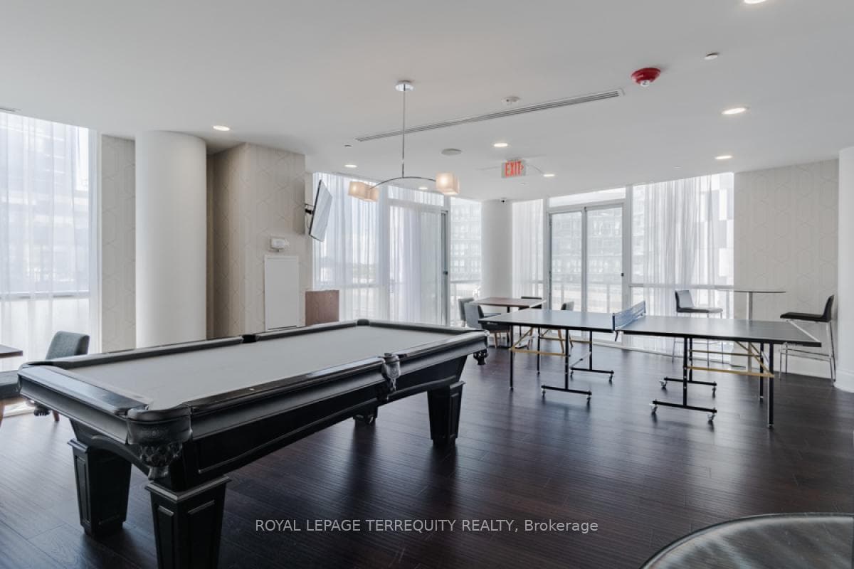 20 Bruyeres Mews Unit 2106 photo 24