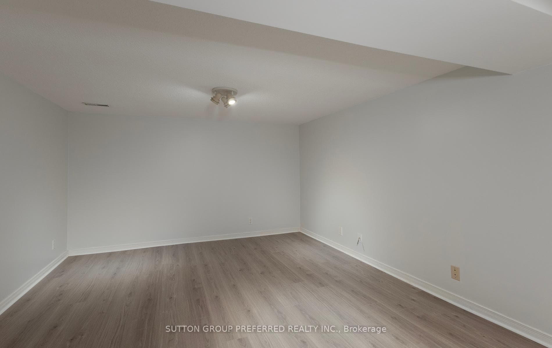 55 Jena Crescent photo 28
