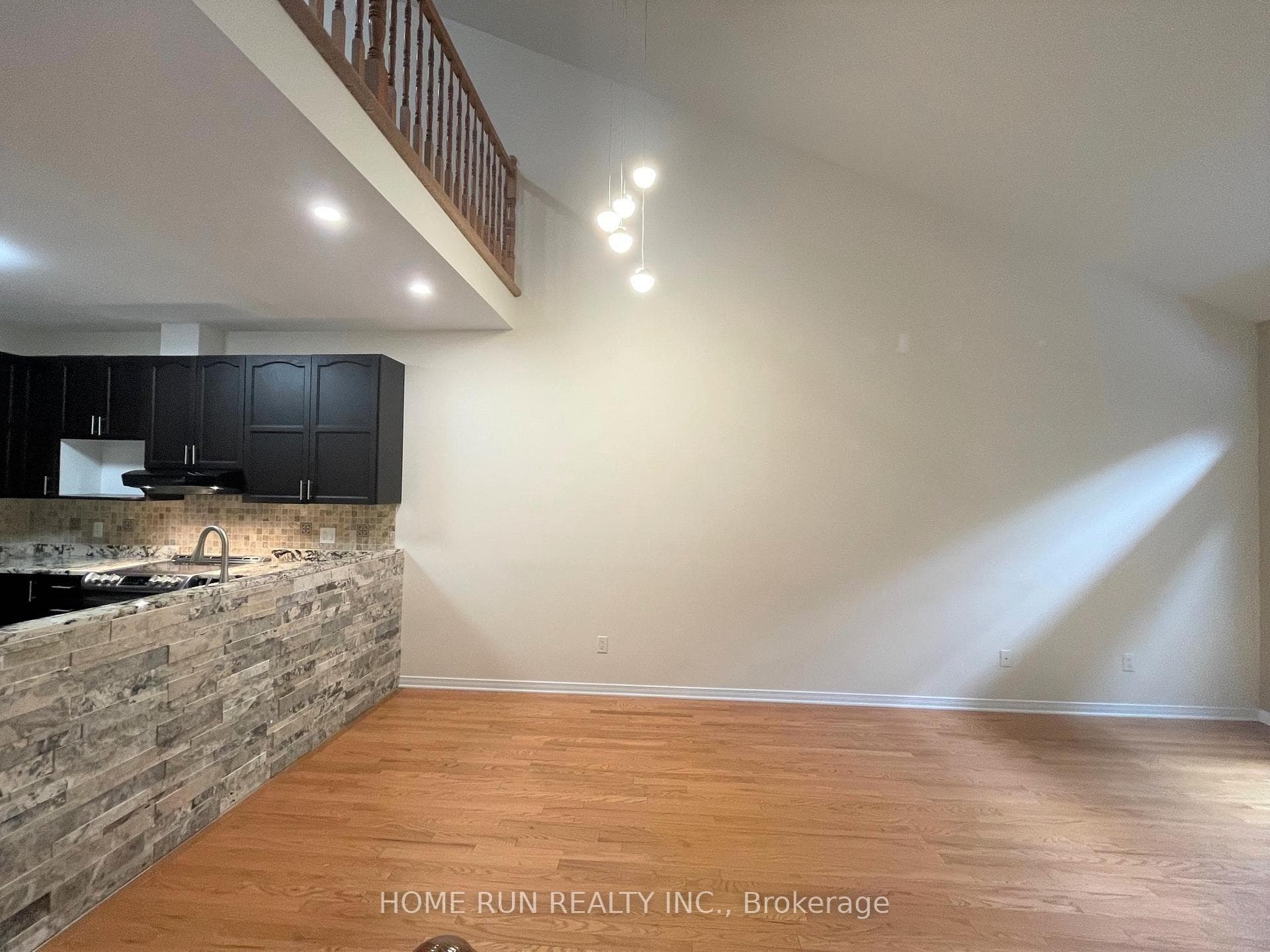 180 Hartsmere Drive photo 10