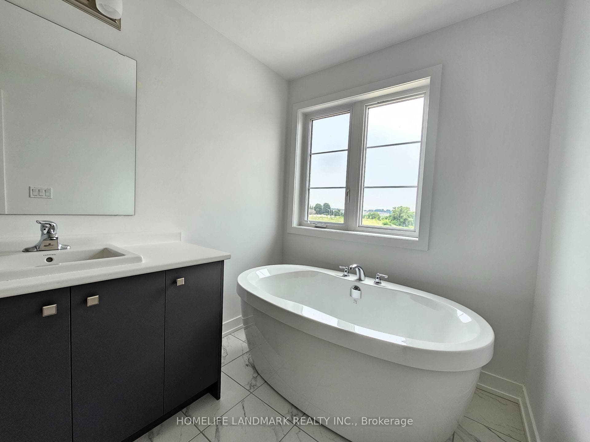 77 Morrison Crescent photo 11