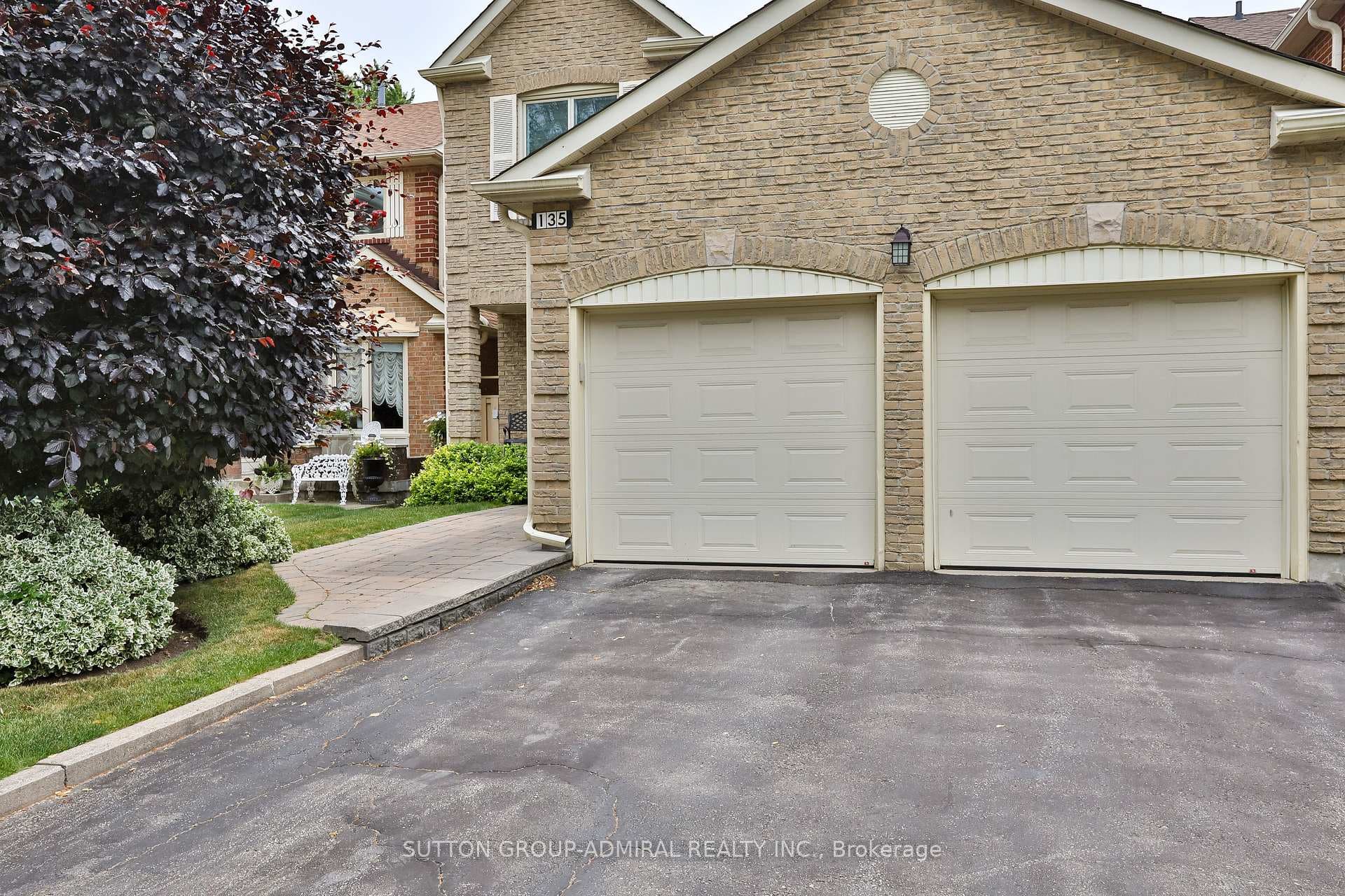 135 Heatherton Way photo 47