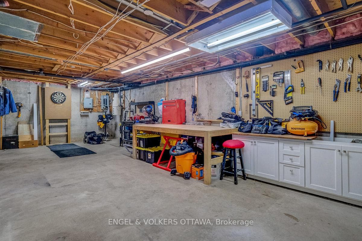 2963 Roger Stevens Drive photo 28