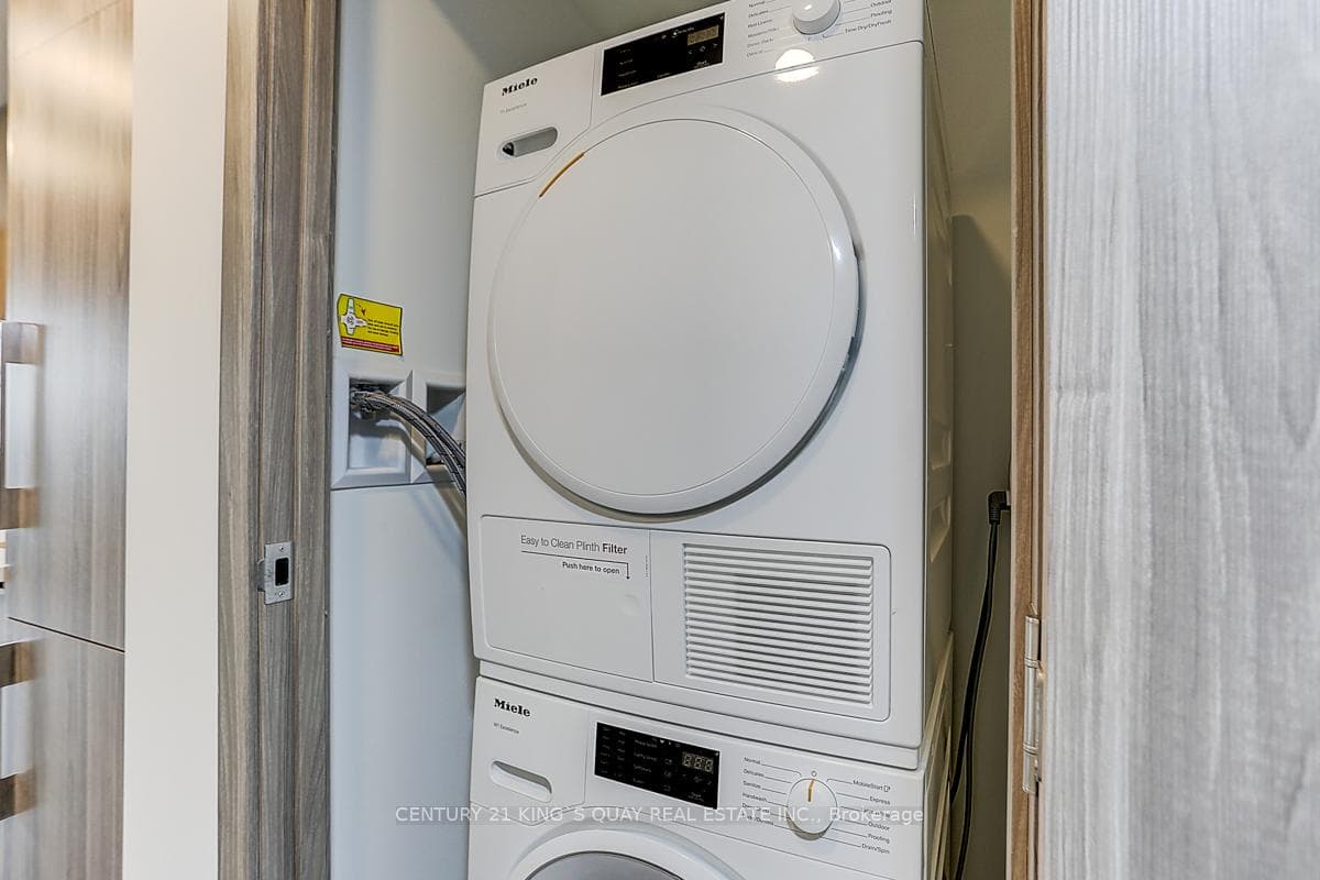38 Widmer Street Unit 1103 photo 8