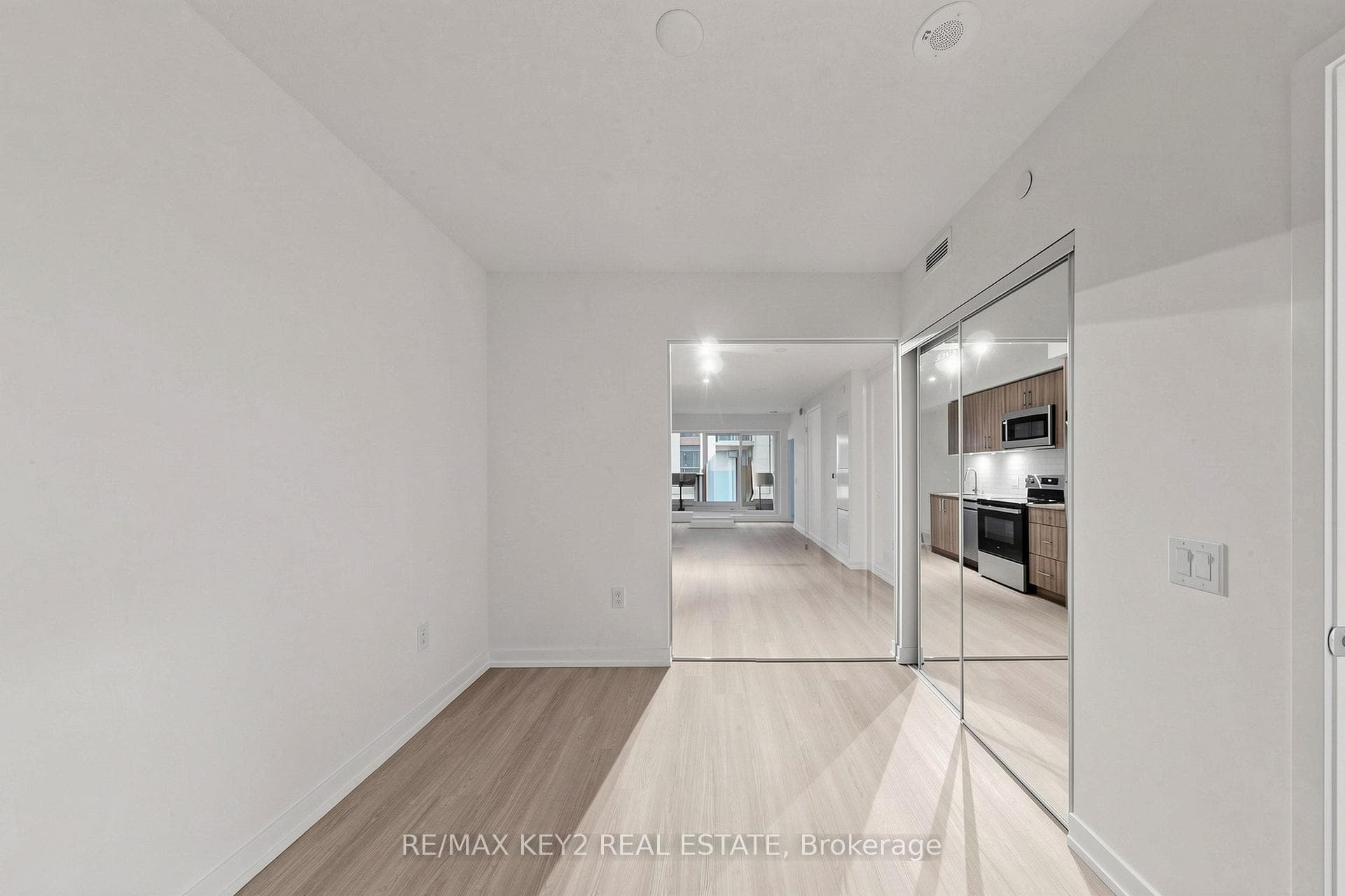 4010 Eglinton Avenue Unit 216 photo 18