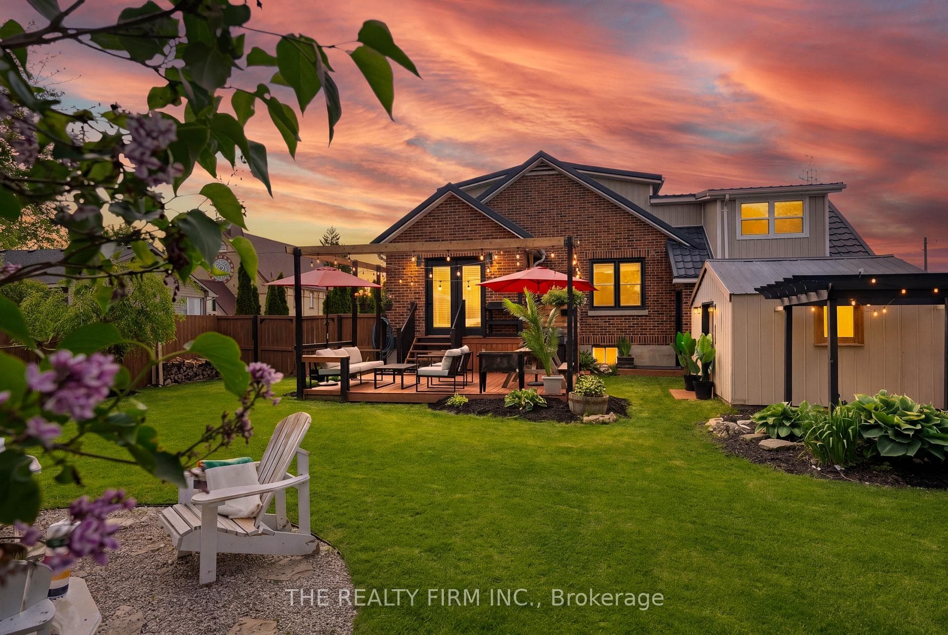 599 John Street photo 48