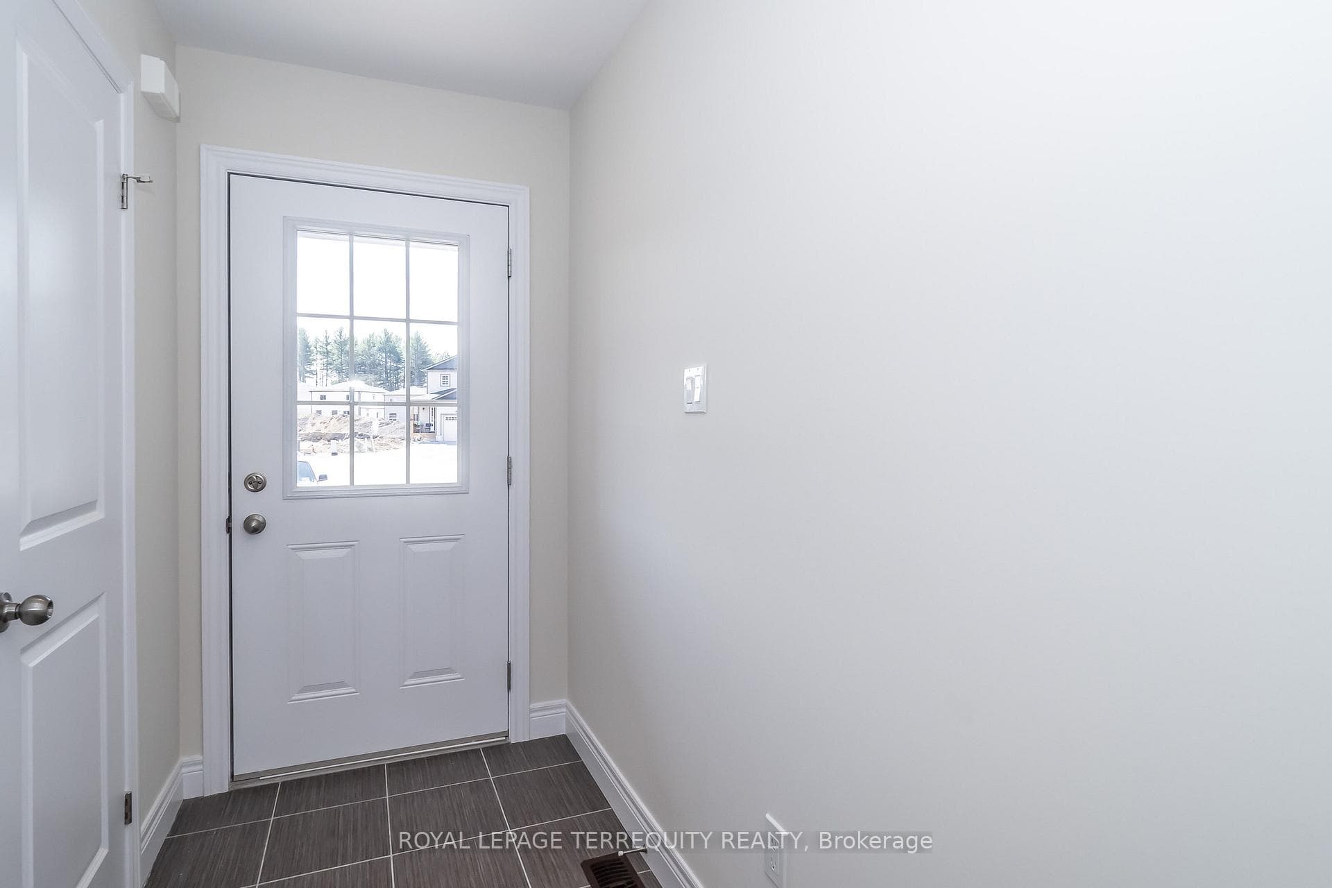 41 Nicole Park Place photo 4