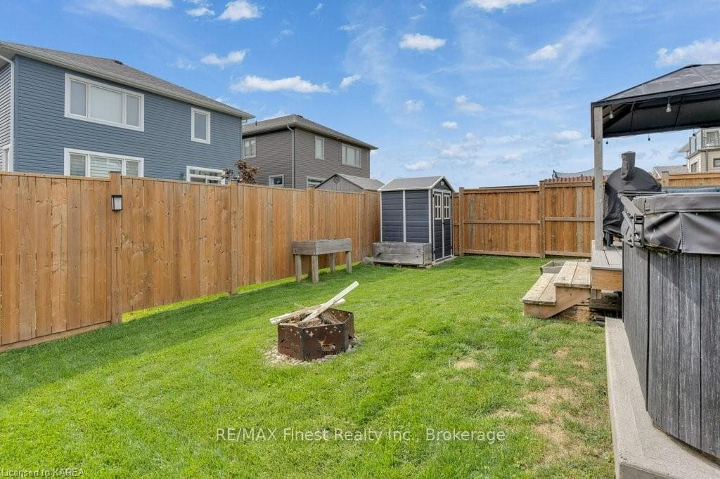 216 PRATT Drive photo 38