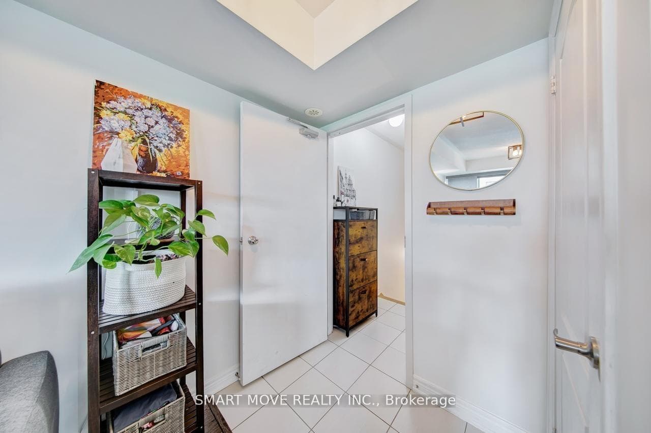 138 Widdicombe Hill Boulevard Unit 716 photo 22