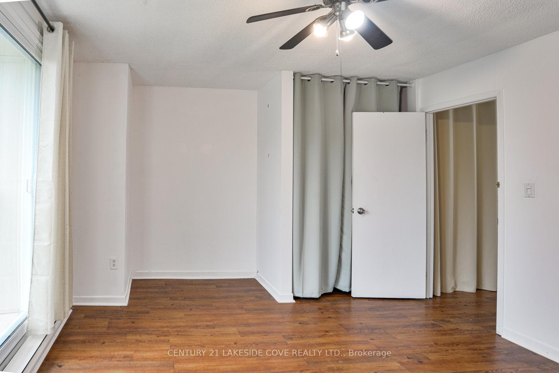 4 Paradise Boulevard Unit 5 photo 14