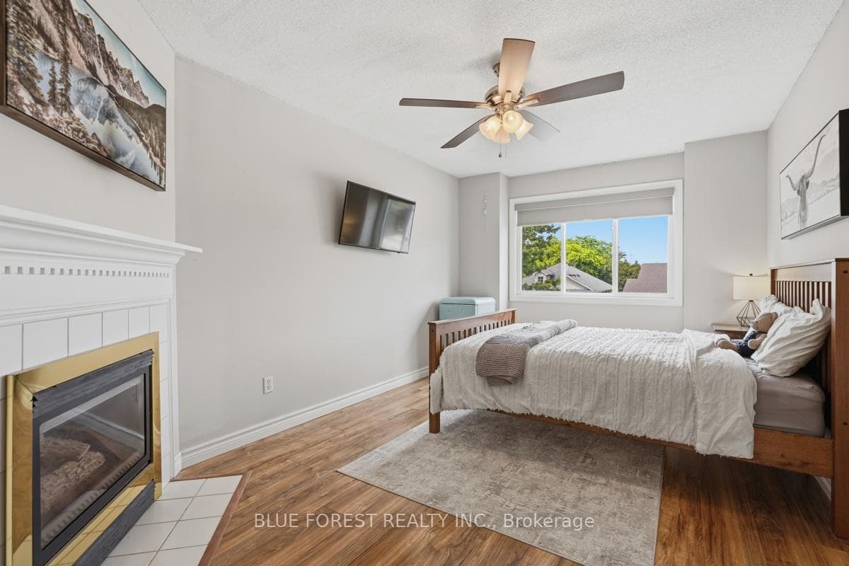1367 Reardon Boulevard photo 24