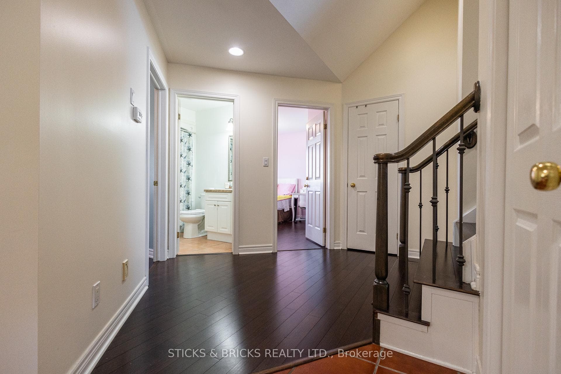 8207 Beaver Glen Drive photo 15