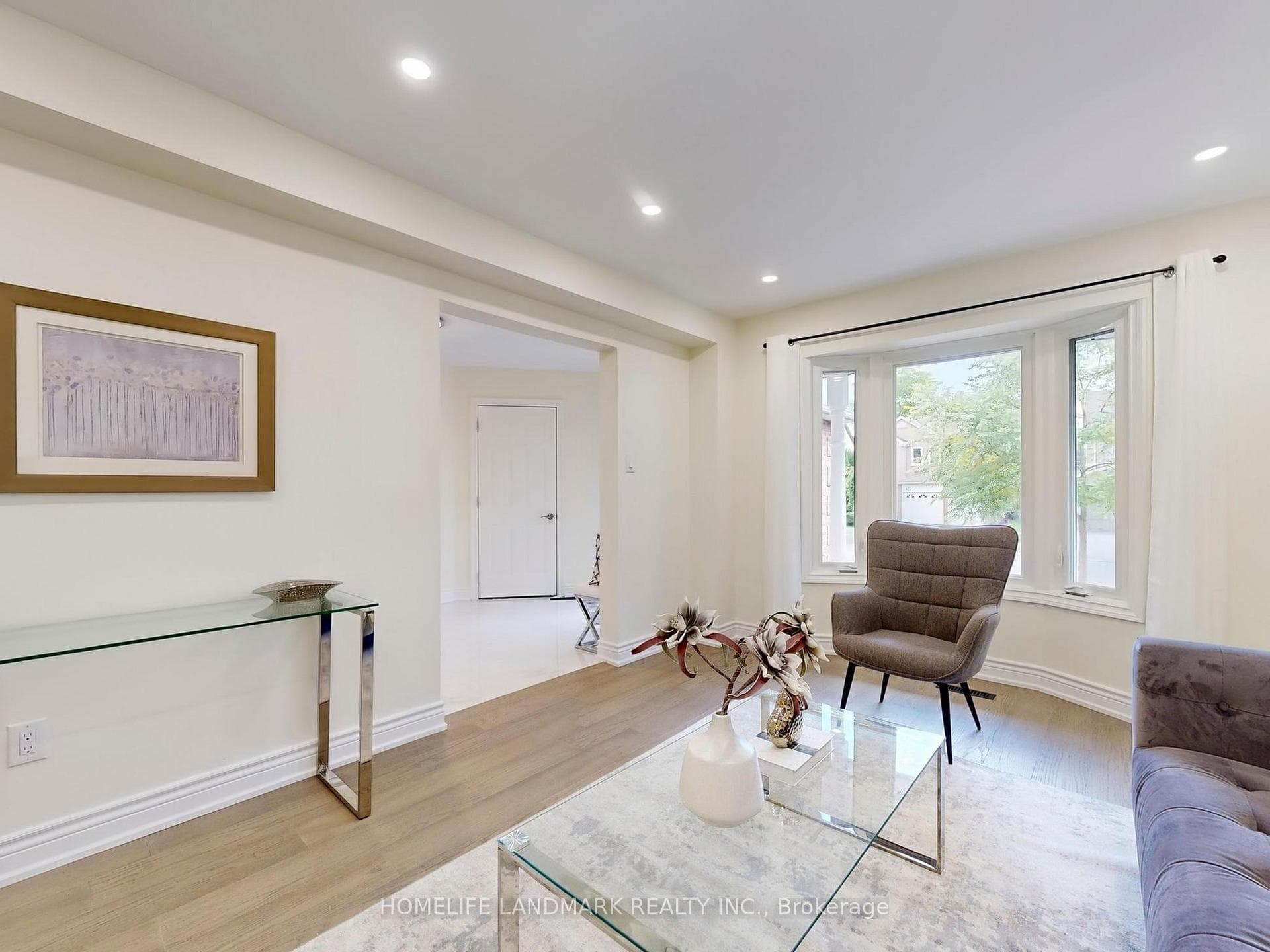 27 Penny Crescent photo 6