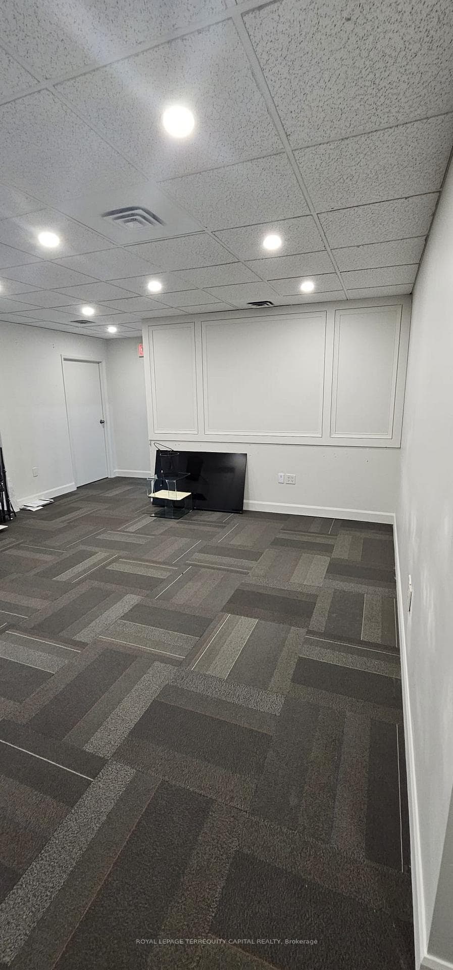 8300 Yonge Street Unit 201 photo 4