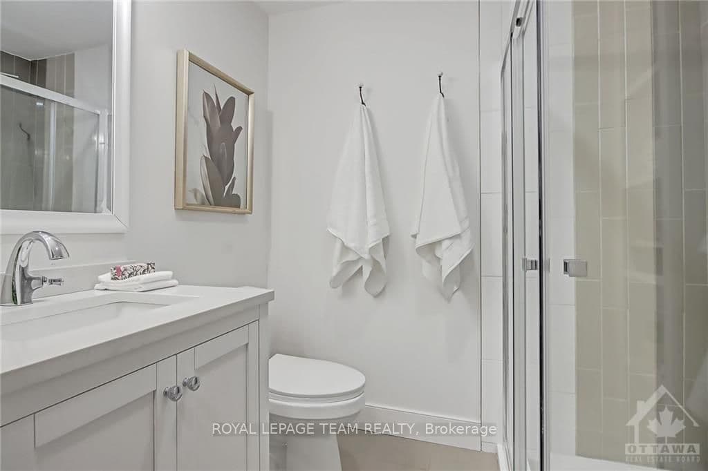 90 BROCKVILLE Street photo 25