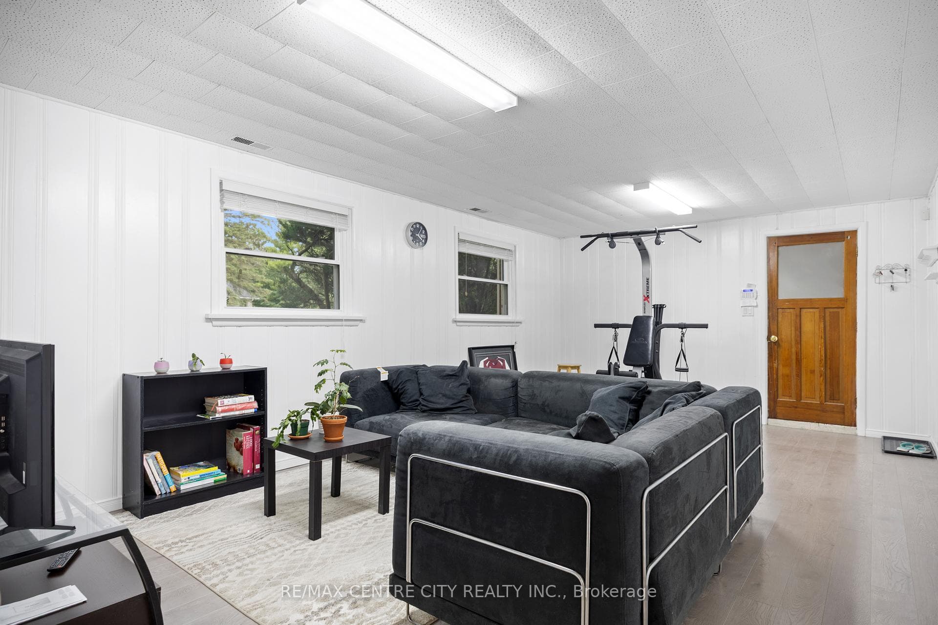 46 Brentwood Crescent photo 21