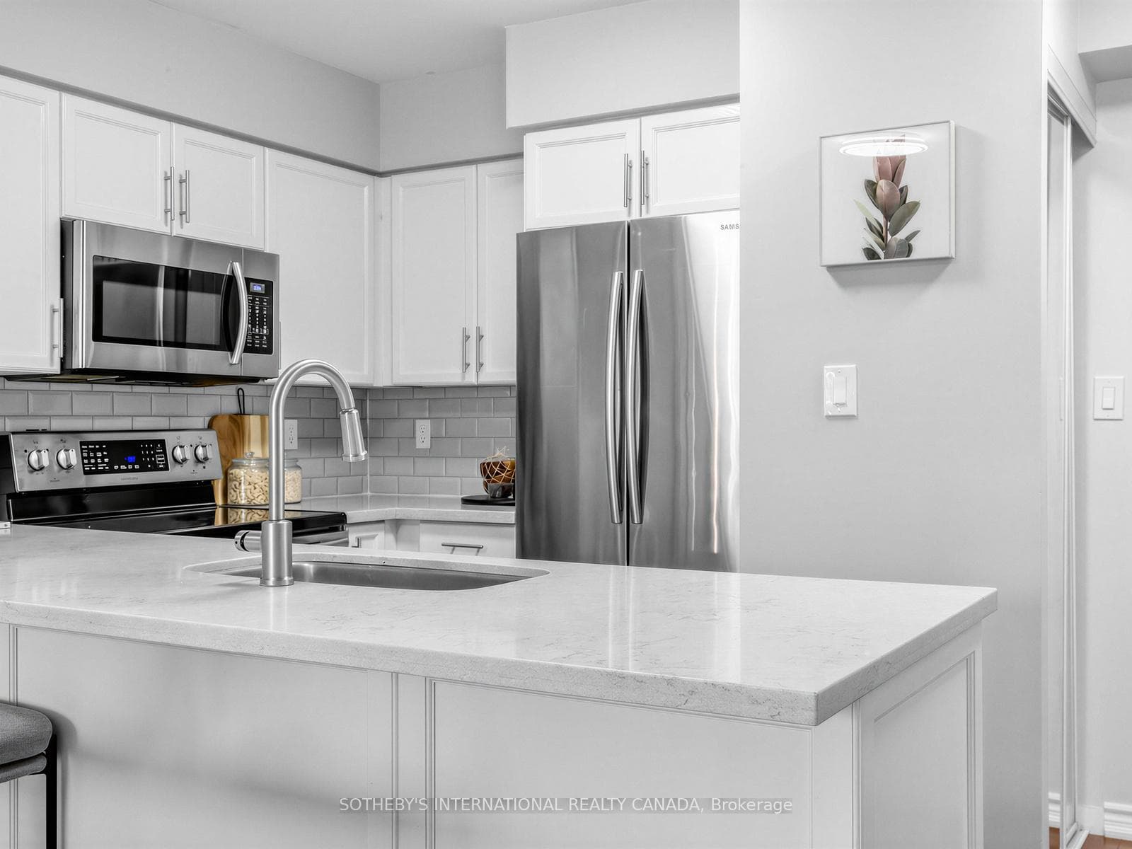 225 Merton Street Unit 307 photo 2