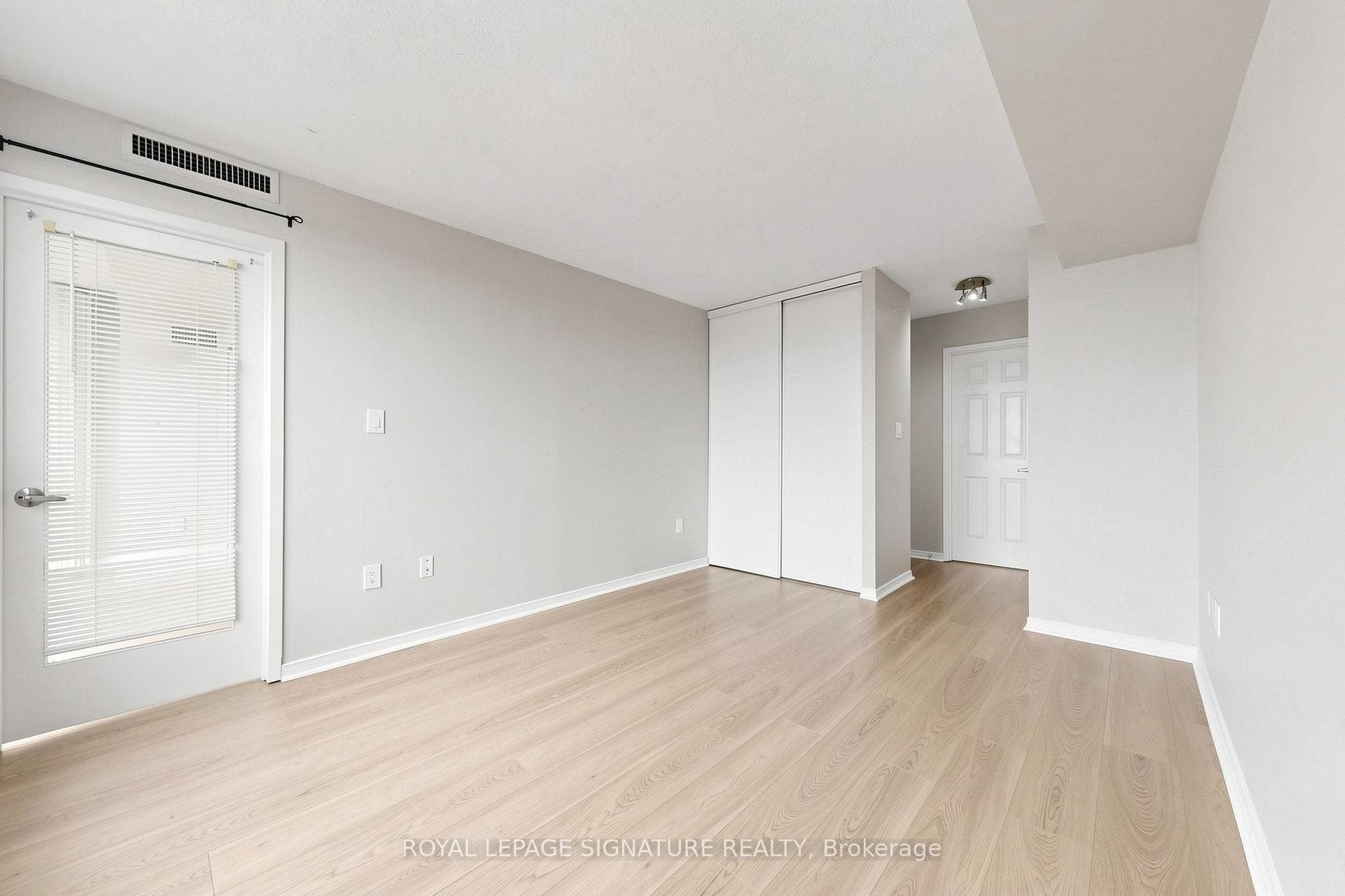 5 Concorde Place Unit 3307 photo 20