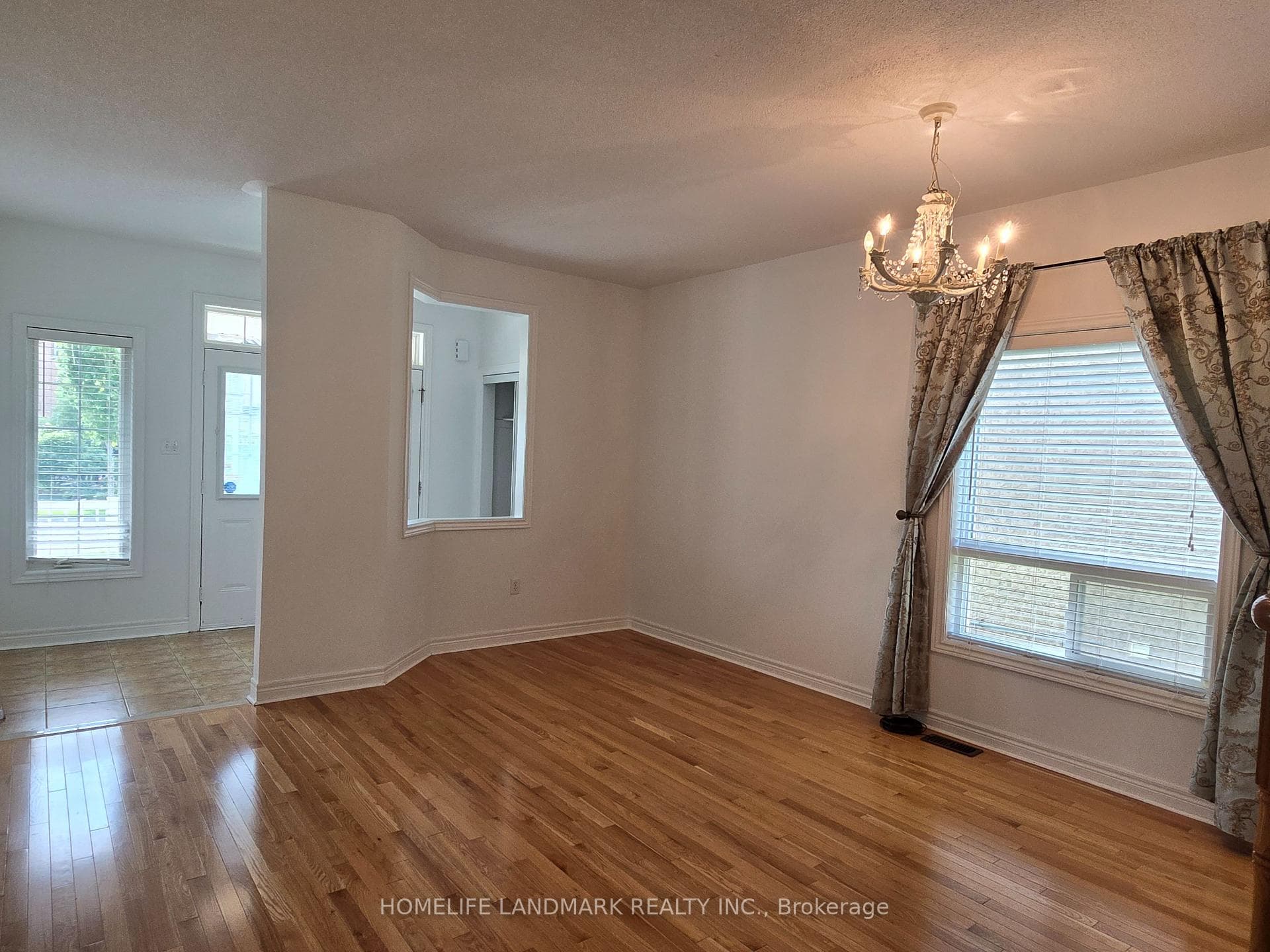 12 Dovetail Drive photo 3