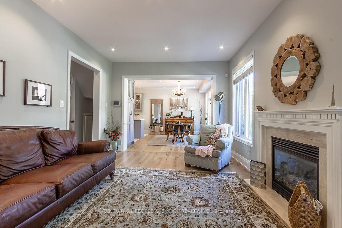 2064 Falling Green Drive photo 15