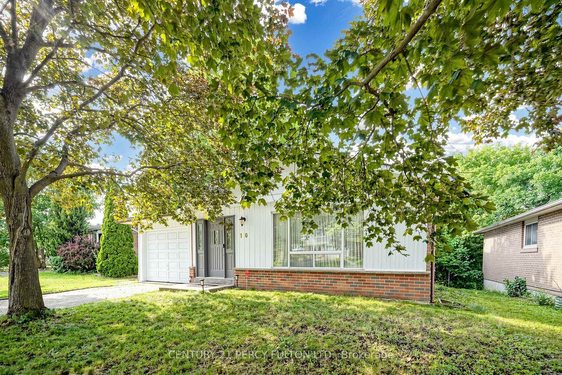 10 Devins Drive photo 3