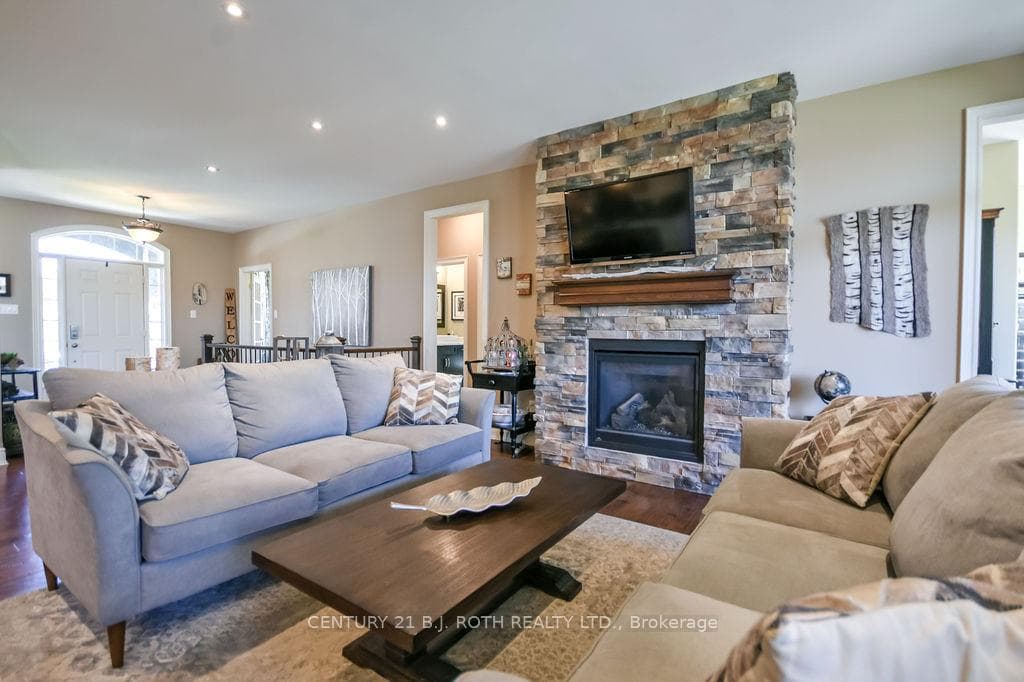 2 Roy Hickling Drive photo 11