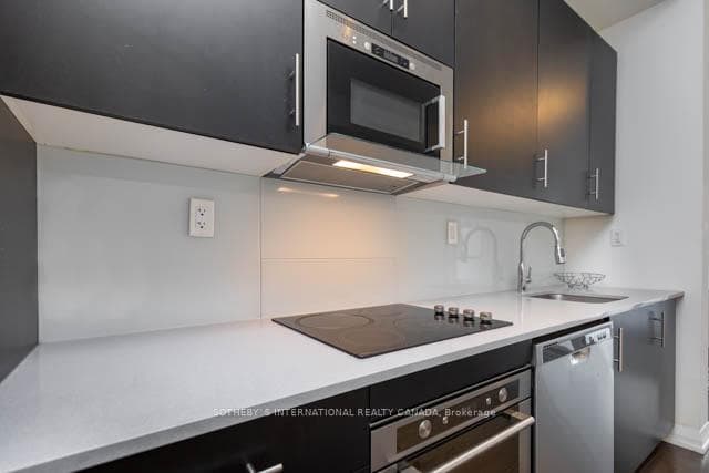 460 Adelaide Street Unit 903 photo 11