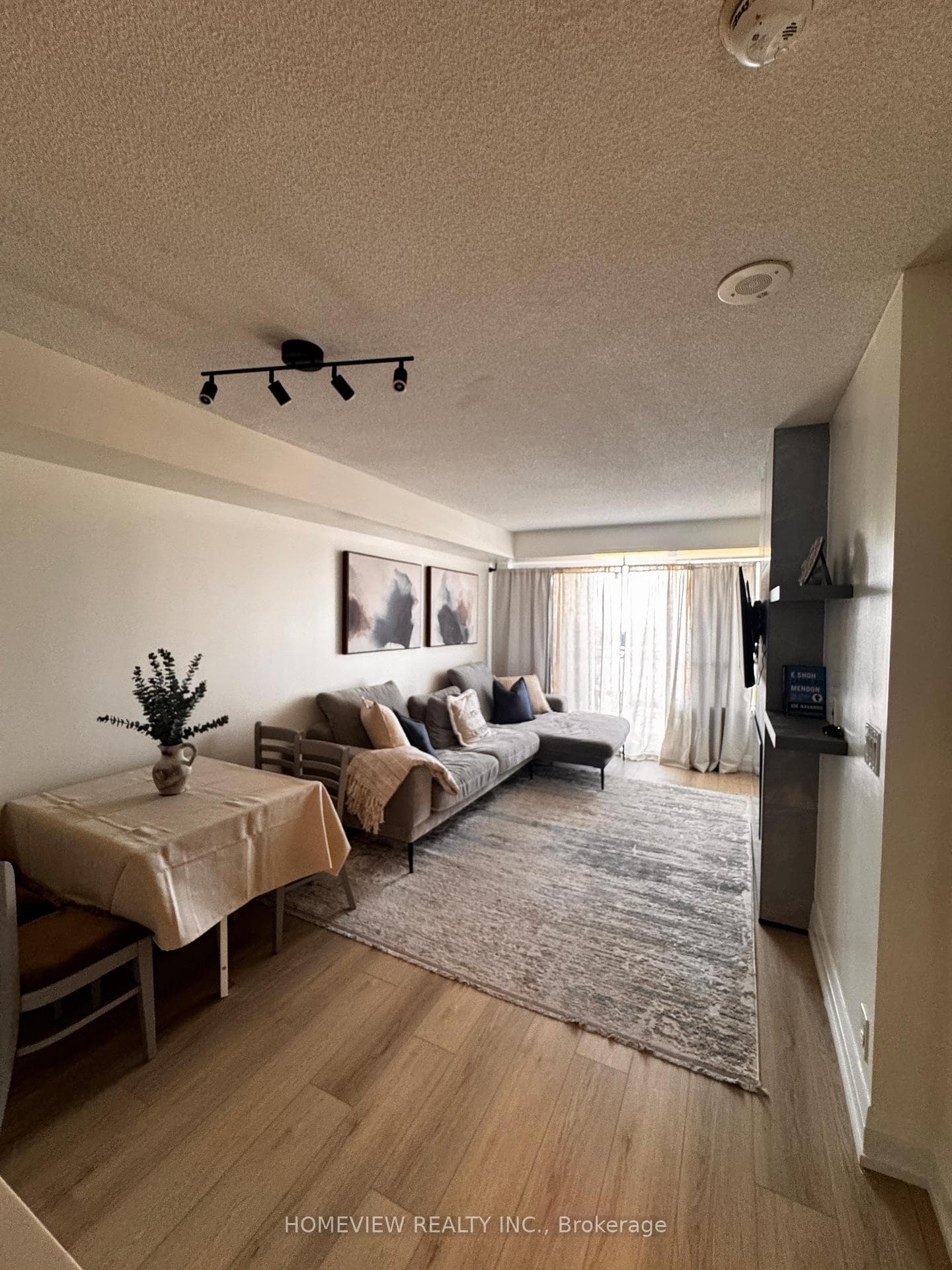 1070 Sheppard Avenue Unit 1211 photo 3