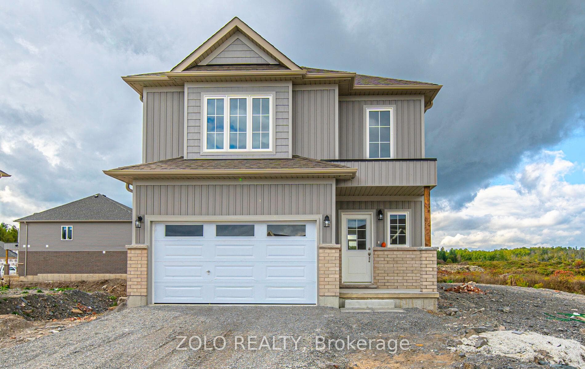 84 Hillcroft Way photo 1