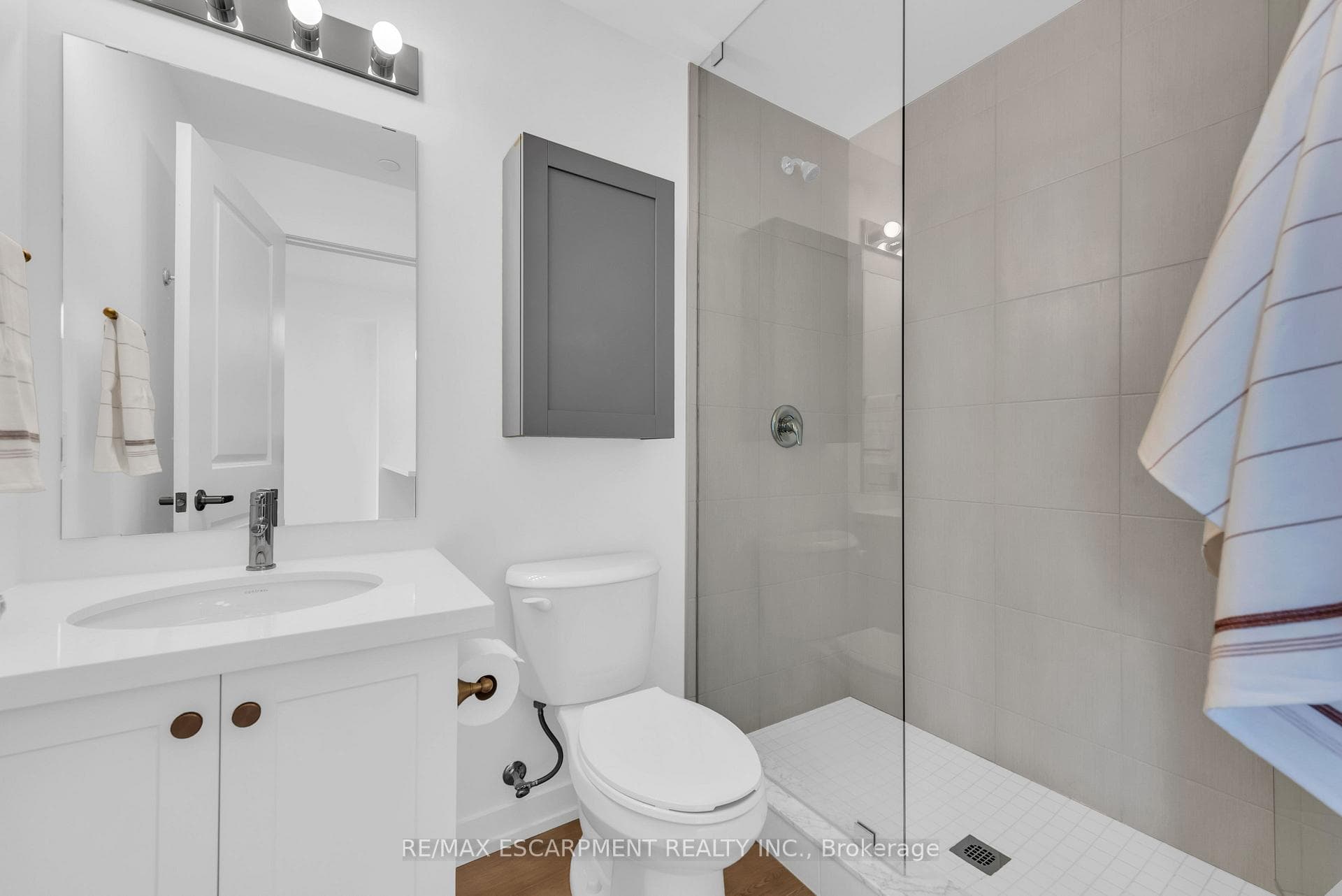 470 Dundas Street Unit 904 photo 17