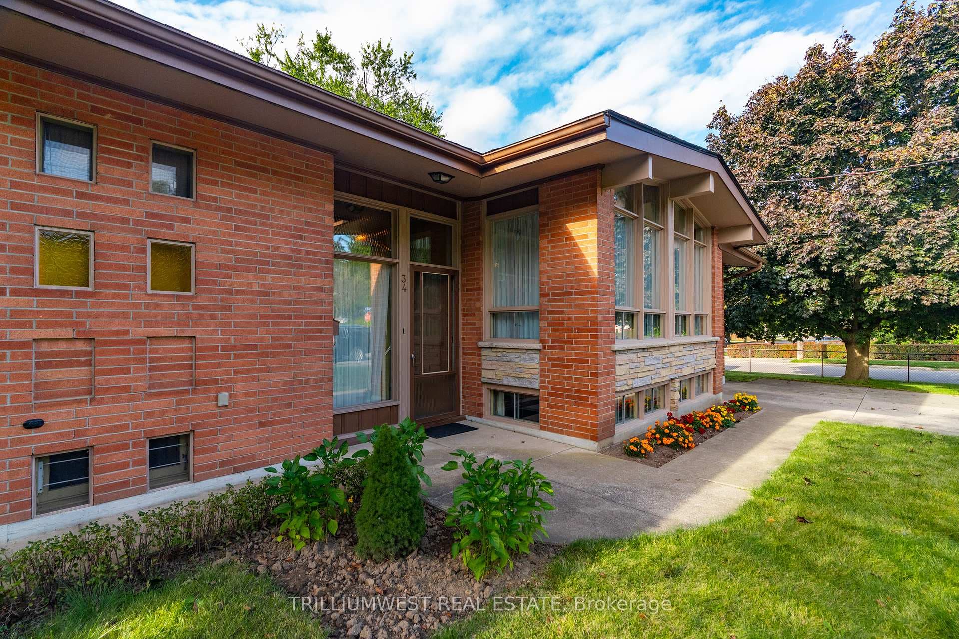34 Bennett Avenue photo 4