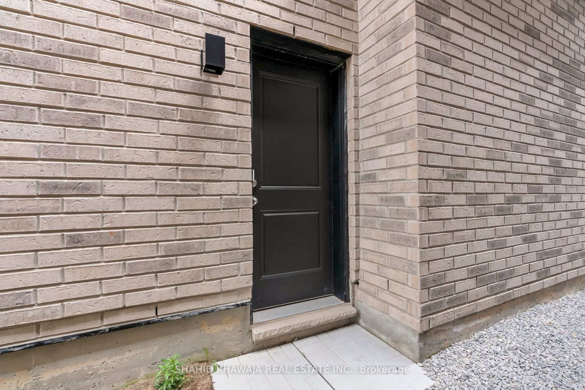 641 Leatherleaf Landing photo 42