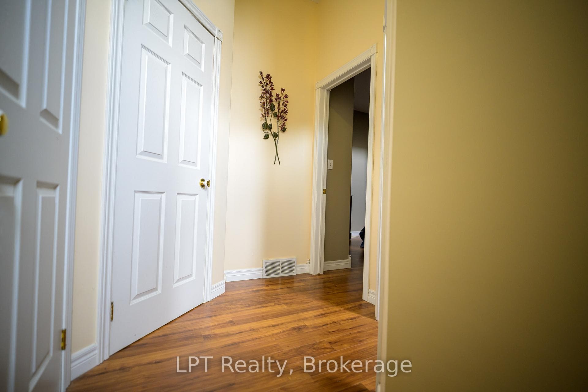 317 Queen Street Unit 302 photo 20