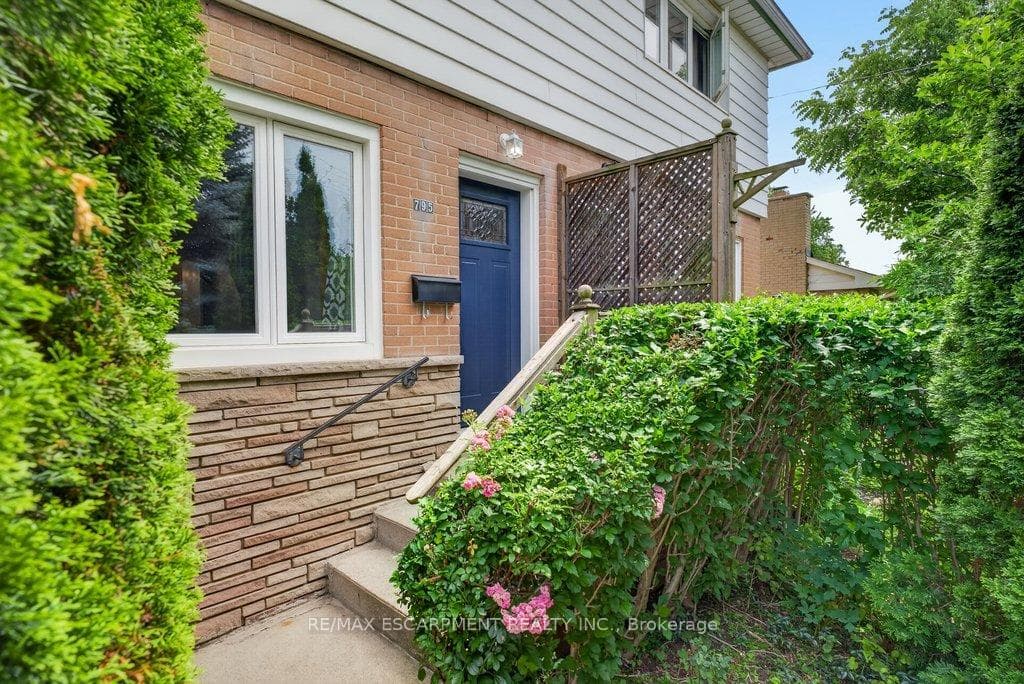 795 Drury Lane photo 2