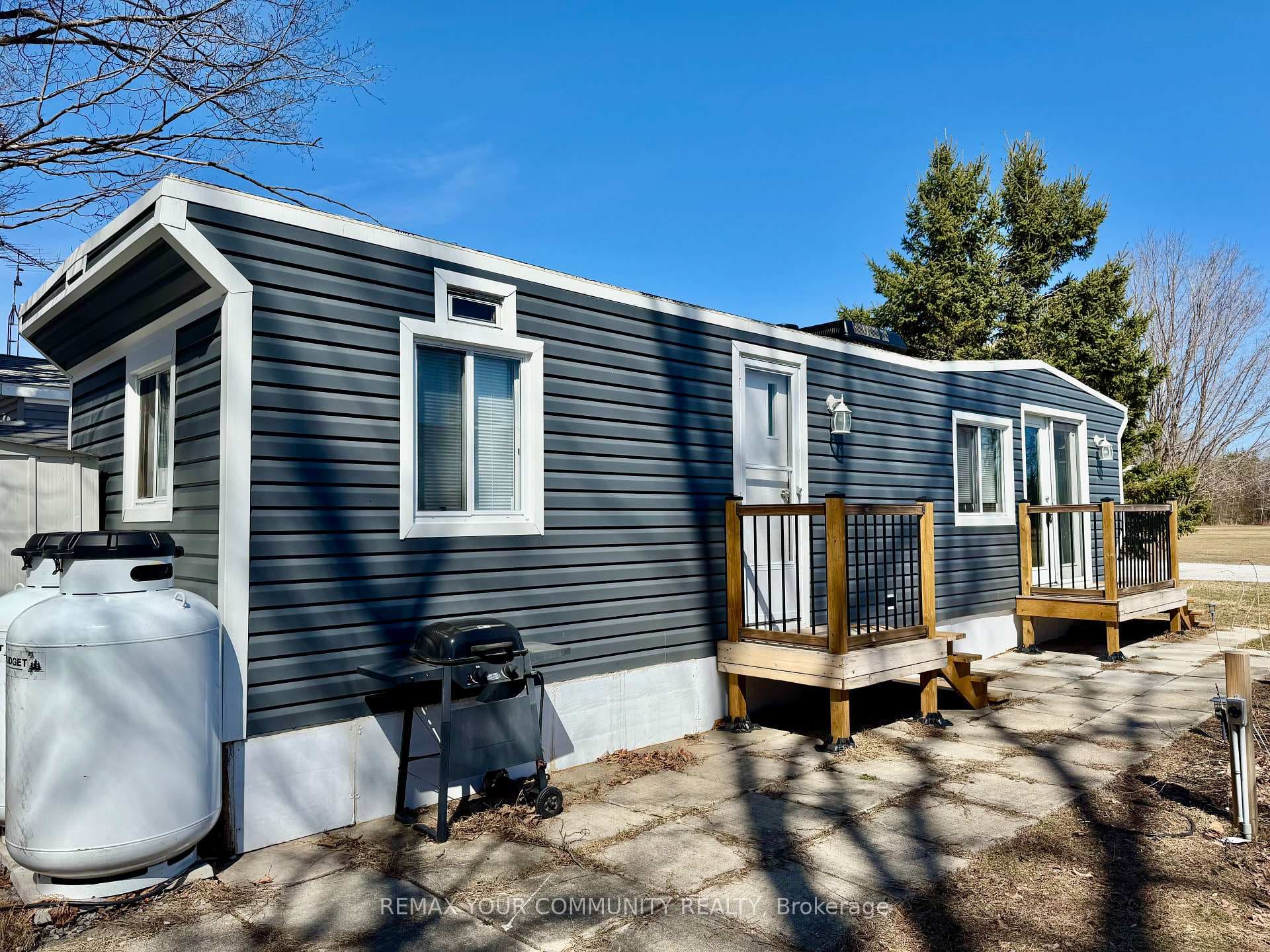 285 Crydermans Side Road Unit 204 photo 1