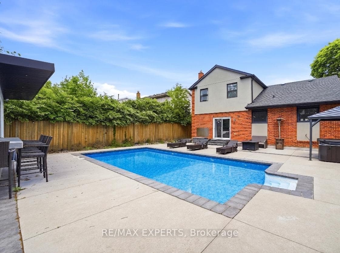 3656 Sawmill Valley Drive photo 2