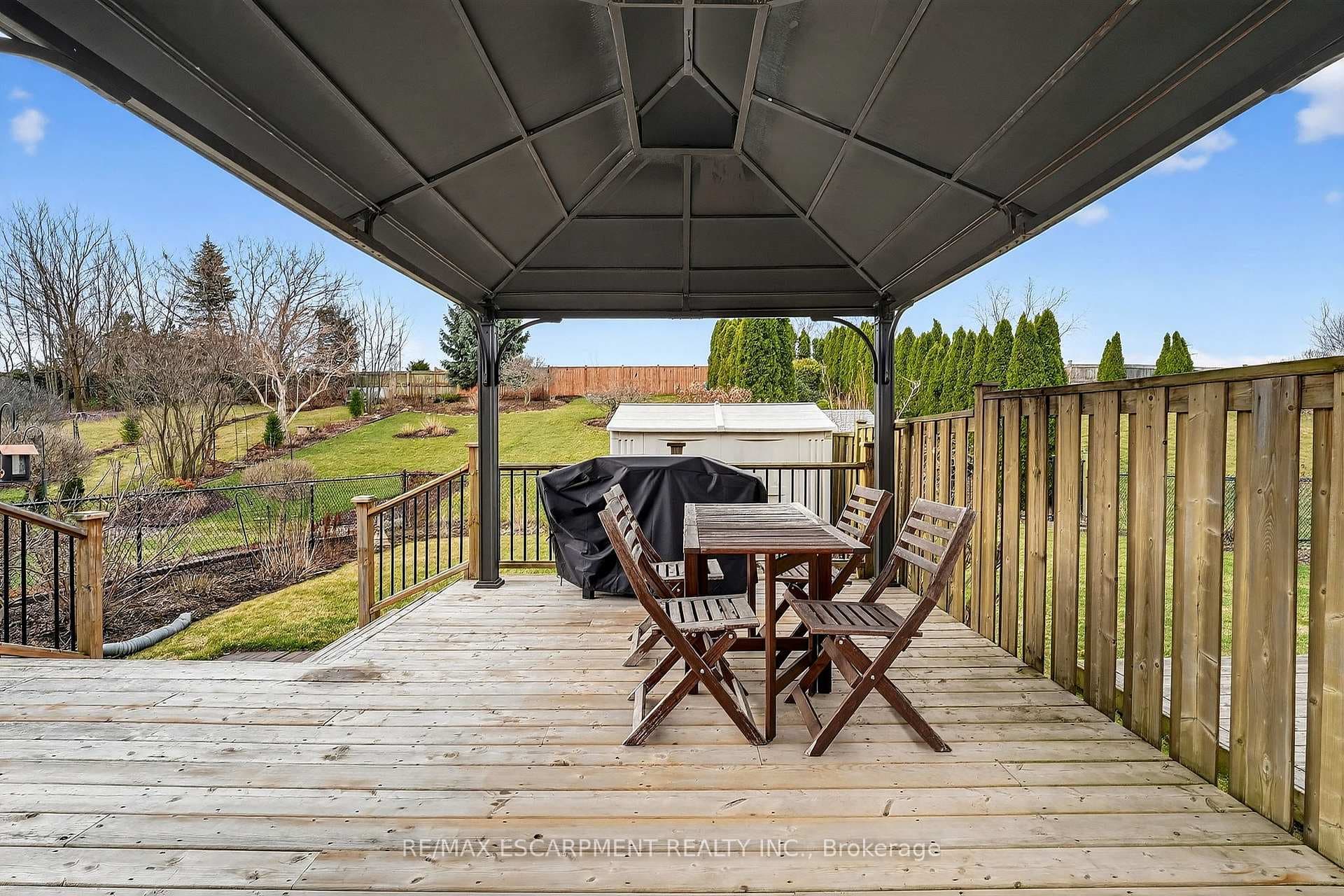 6 Conrad Place photo 36