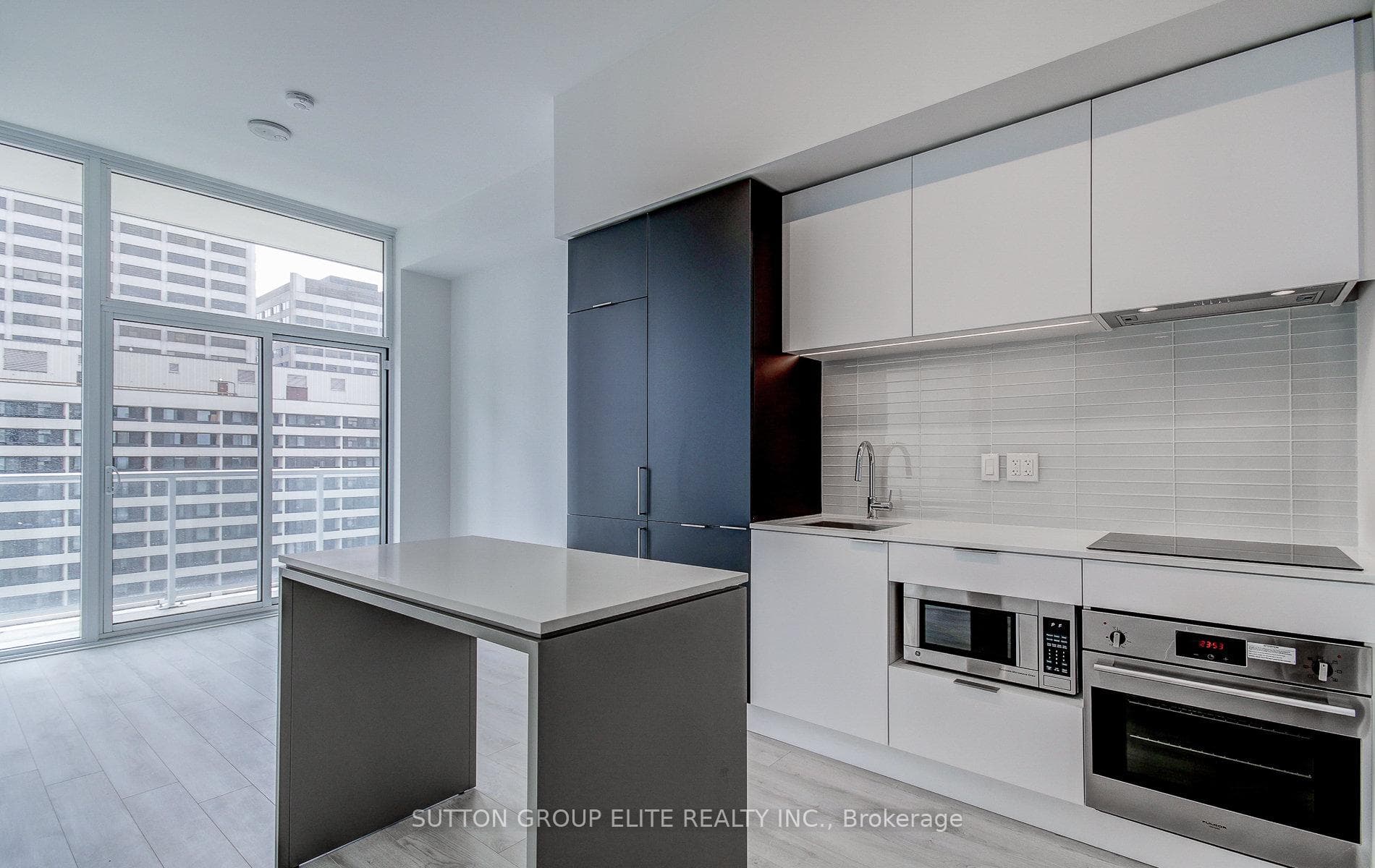 33 Helendale Avenue Unit 1205 photo 1