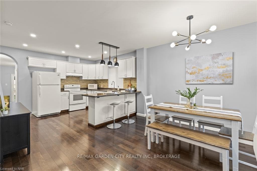 5209 PALMER Avenue photo 4
