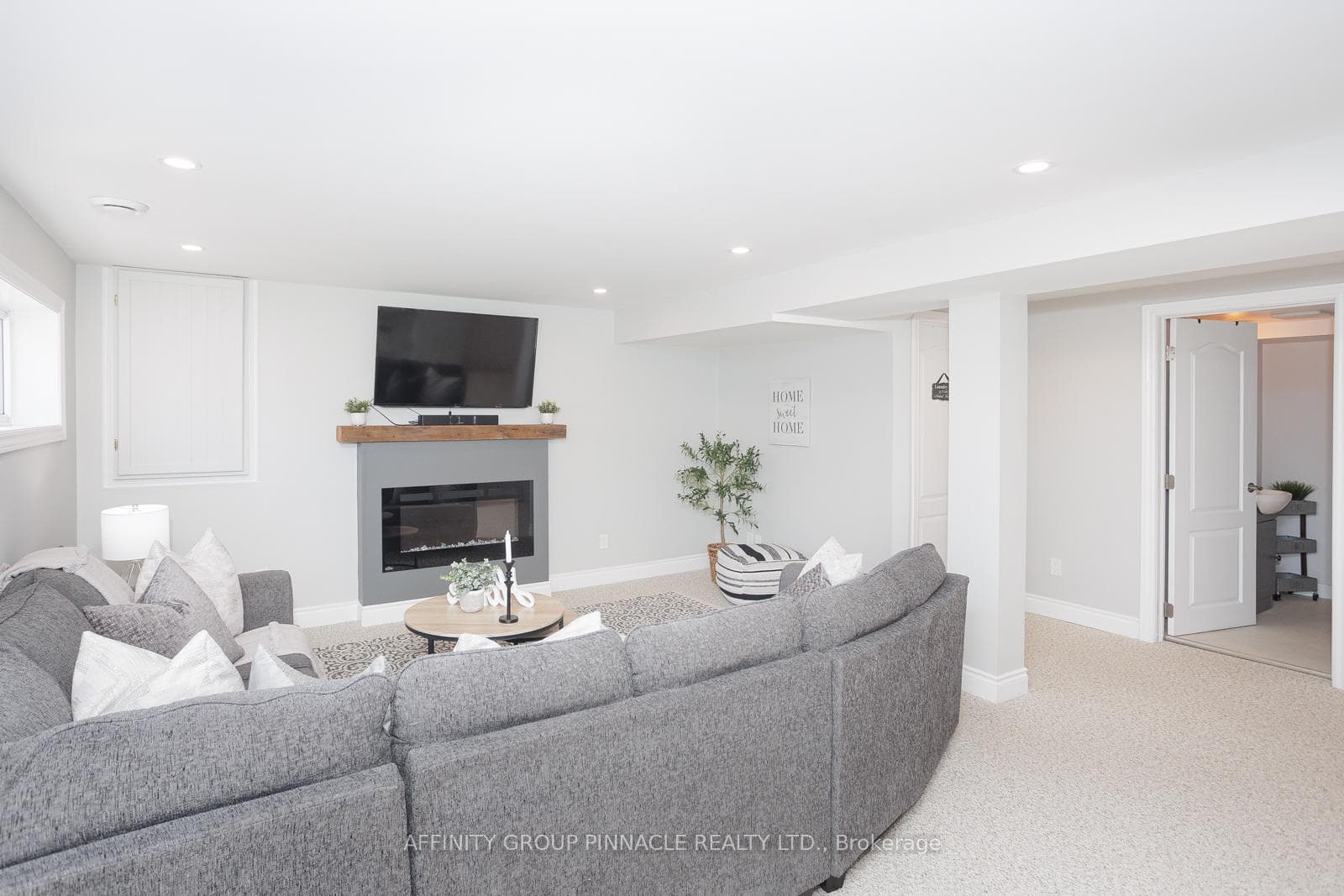 19 Mohawk Drive photo 29