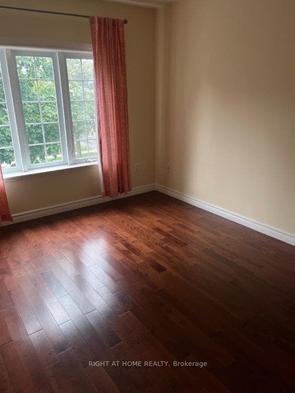 33 Rothsay Avenue photo 6
