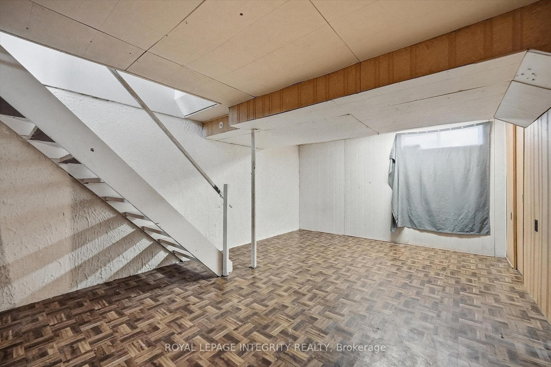 228 Millroad Way photo 33