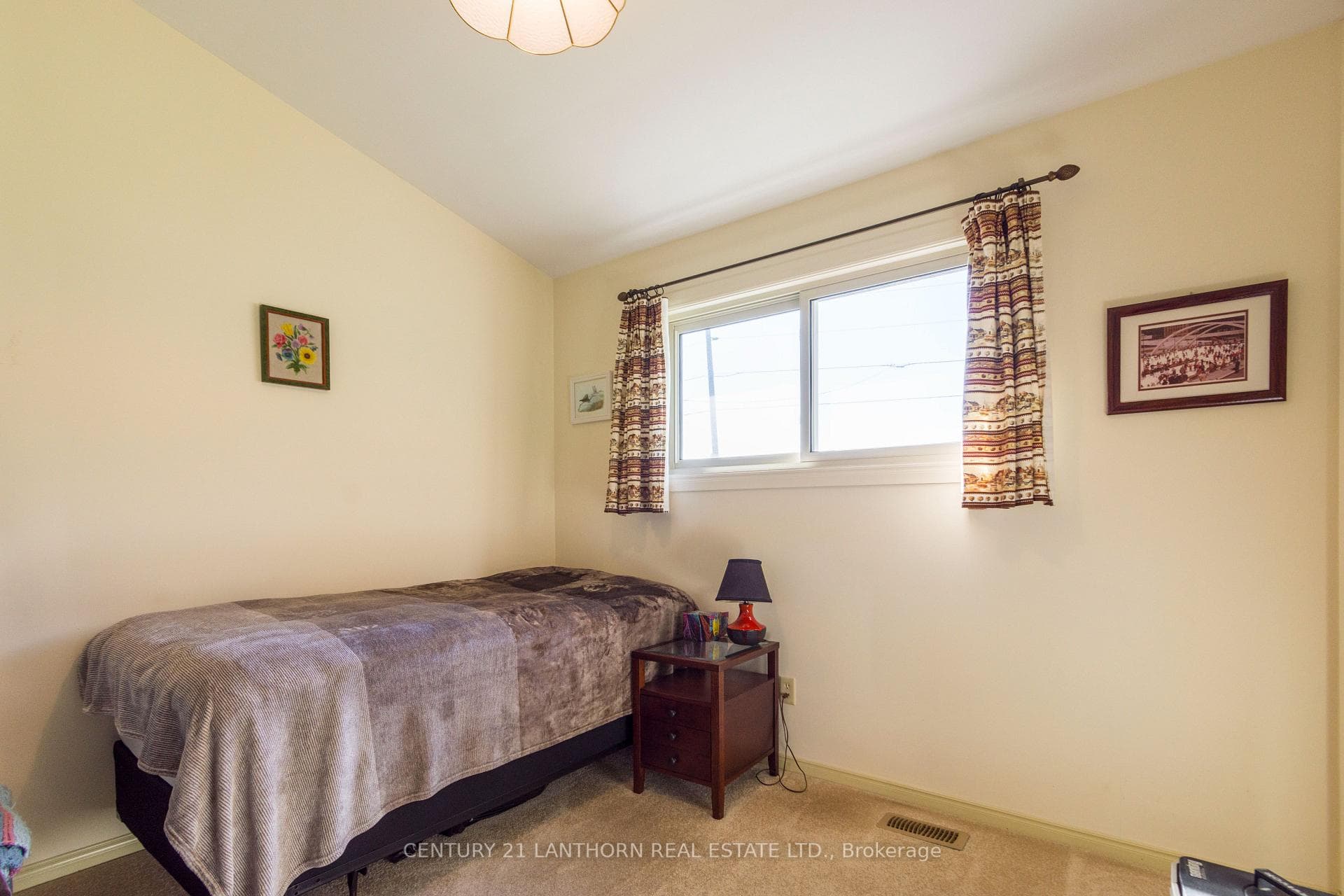 503 Wallbridge Road photo 17