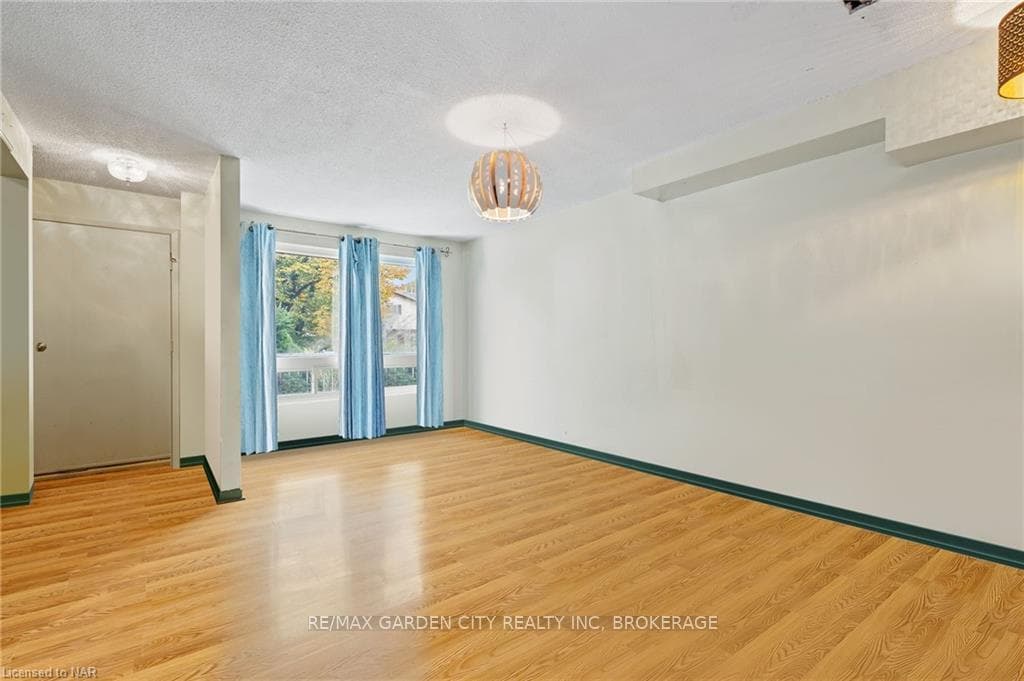 93 Silvan Drive photo 4