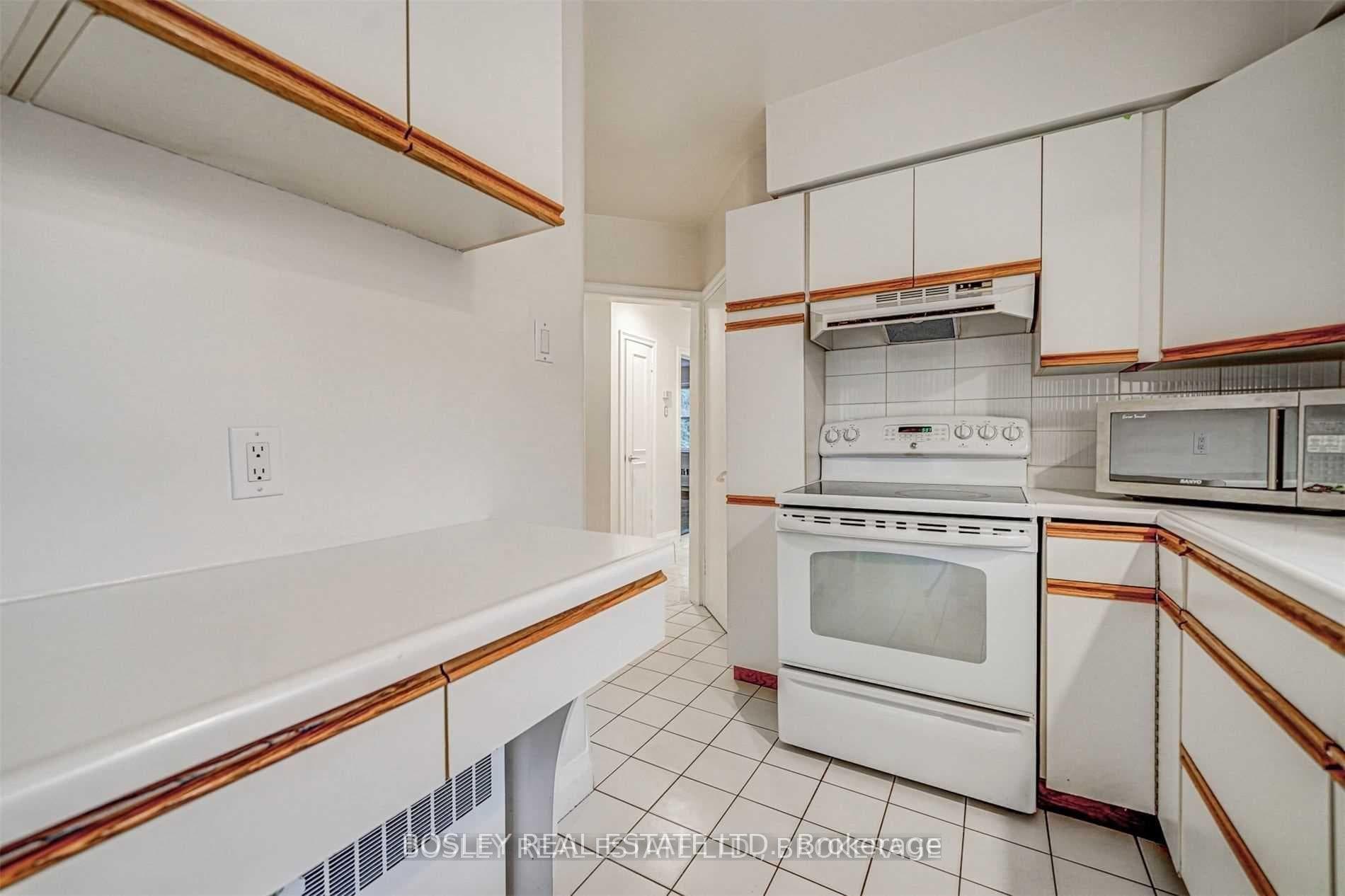 3 Warwick Avenue Unit 4 photo 14